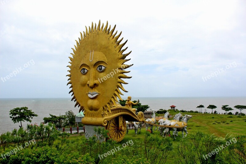 Carriage Sun Statue Murudeshwar India Beach