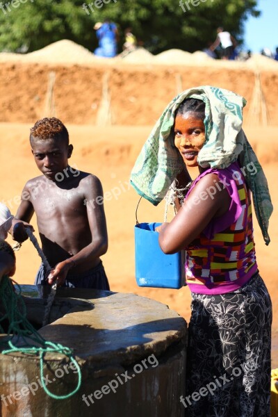 Woman Africa Water Well Madagascar Water