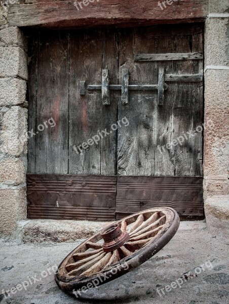 Cartwheel Whee L Door Street Aged