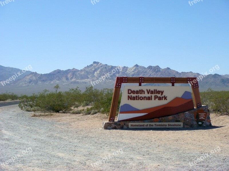 Board Entrance Sign Death Valley Desert America