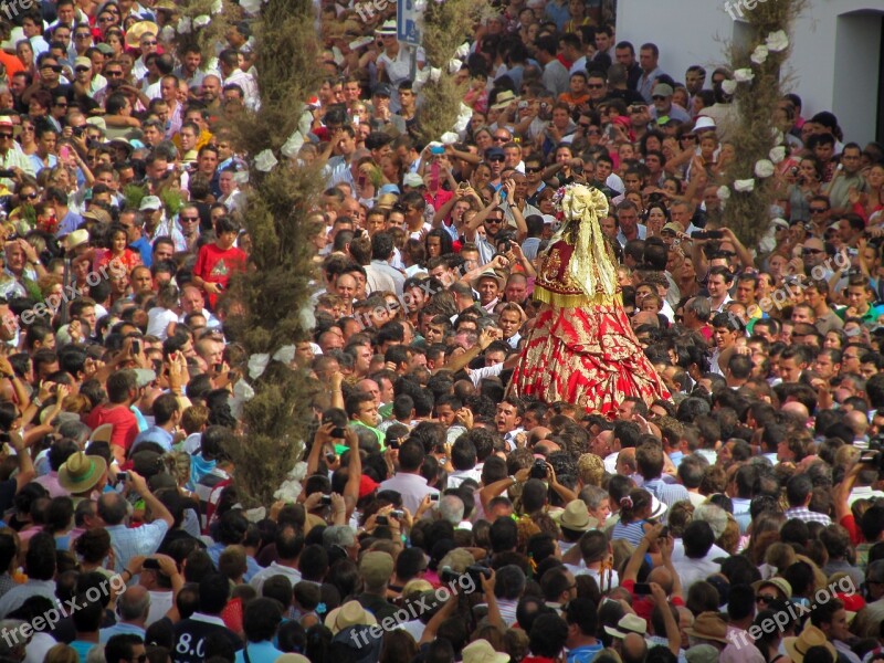 Pilgrims Worship Procession Virgin Dew