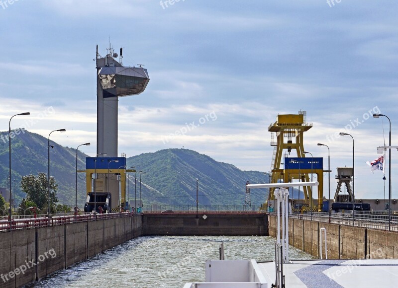 Danube Sluice High Mountains Südkarparten Iron Gate Romania