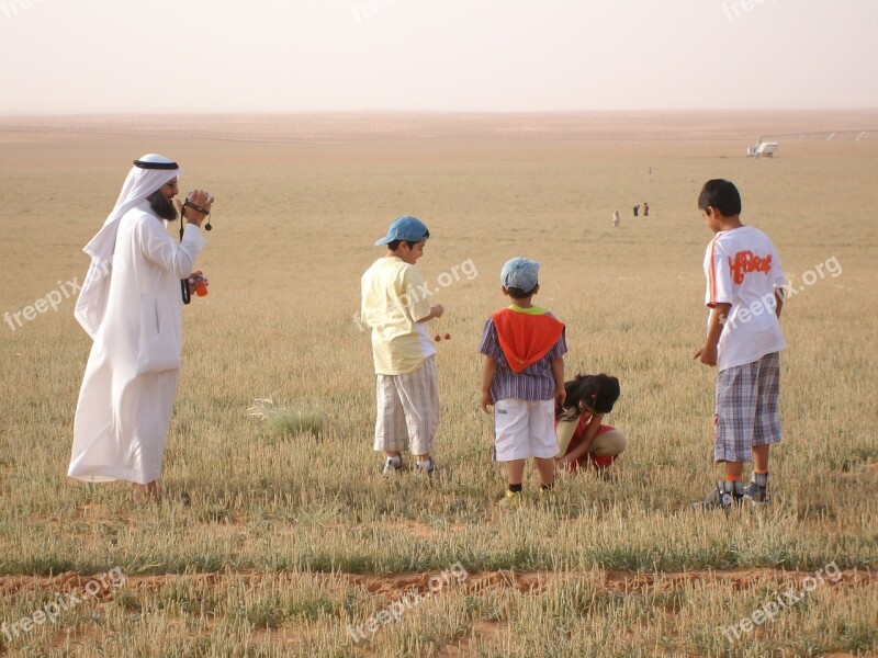 Saudi Family Desert Children Father