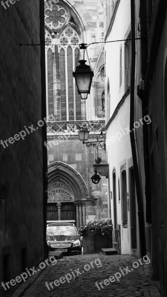 Alley Street Close Lamps Cathedral