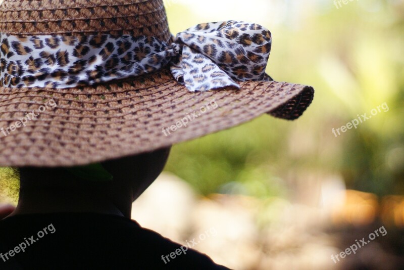 Woman Hat Leopard Pattern Back