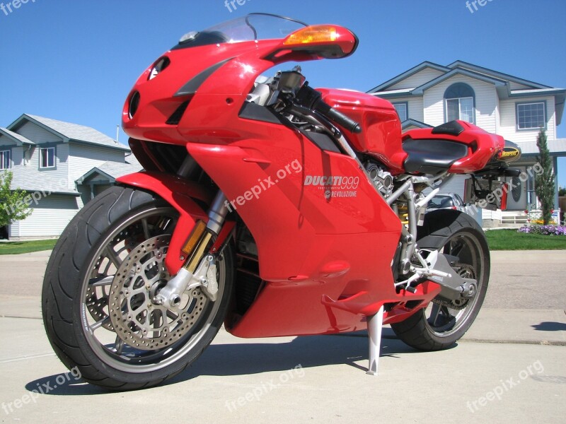 Ducati Superbike 999 Powerful Thrill