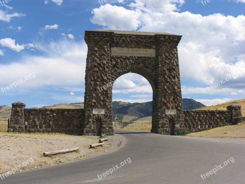 Monument Roosevelt Gate Yellowstone Arch Stone Gate