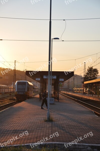 Peron Railway Station Railroad Tracks Rails Railway