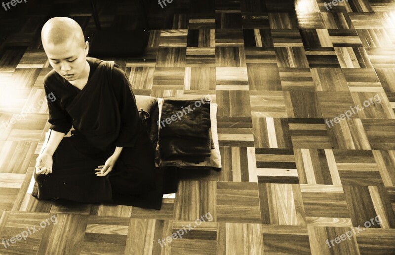 Theravada Buddhism Meditation Nun Meditate Theravada Buddhism