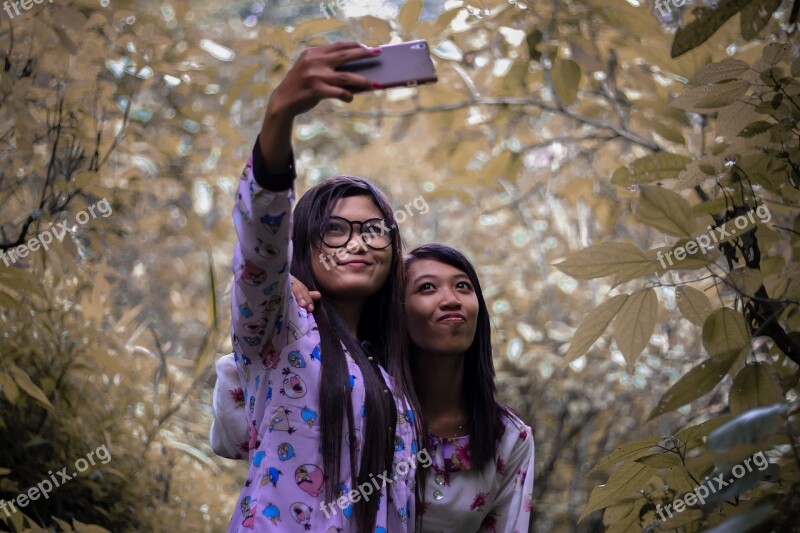 Girl Selfi Leaf Young Take A Photo