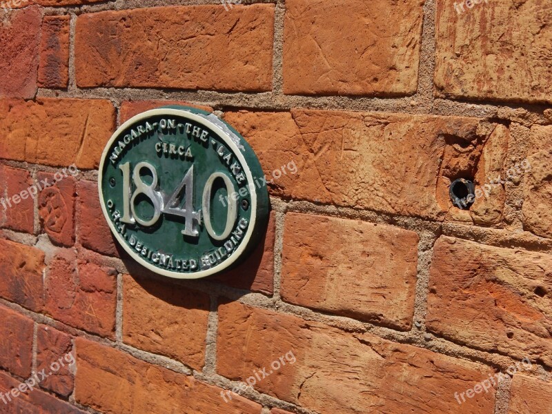 Bricks Wall Classic Protected 1840