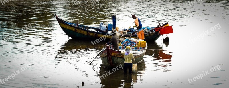 Life The Sea Vietnam River Boats