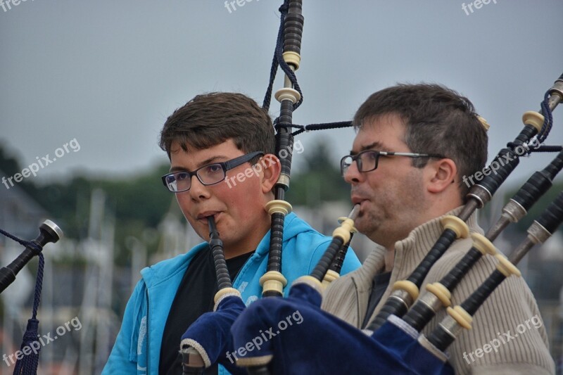 Musicians Pipe Artist Edinburgh Scotsman