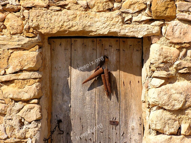 Door Hut Stall Metal Rusty