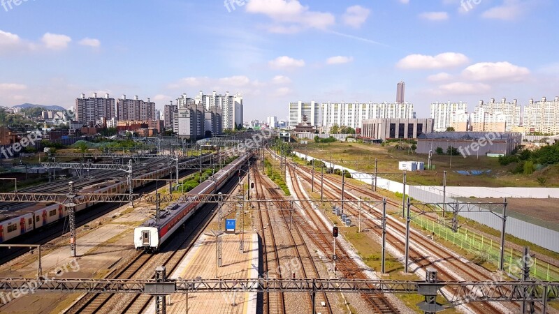 Yongsan Station Railroad Tracks The Train Path In Autumn Free Photos