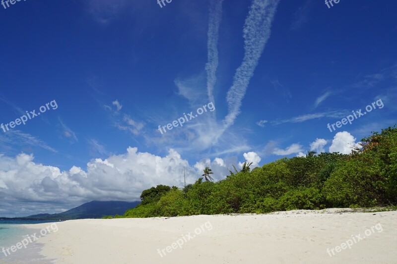 Secluded Beach Clear Blue Sky Quiet White Sand Beach Natuna Indonesia Free Photos