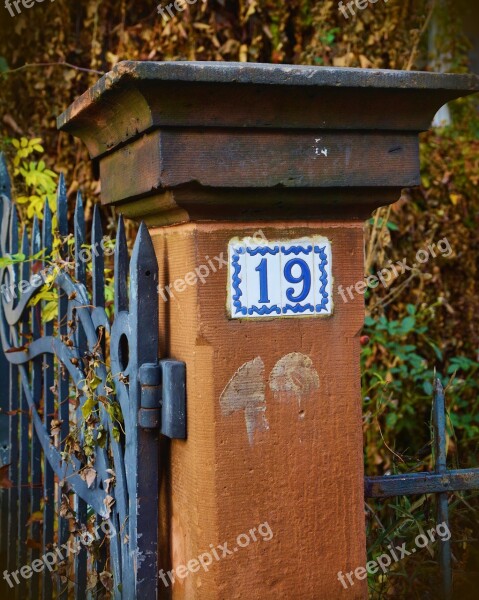 Post Input Stone Metal Garden