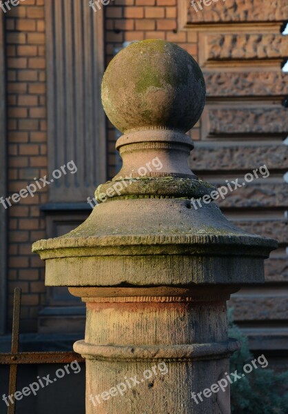 Post Stone Old Weathered Moss