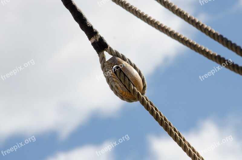 Sky Maritim Old Sails Summer