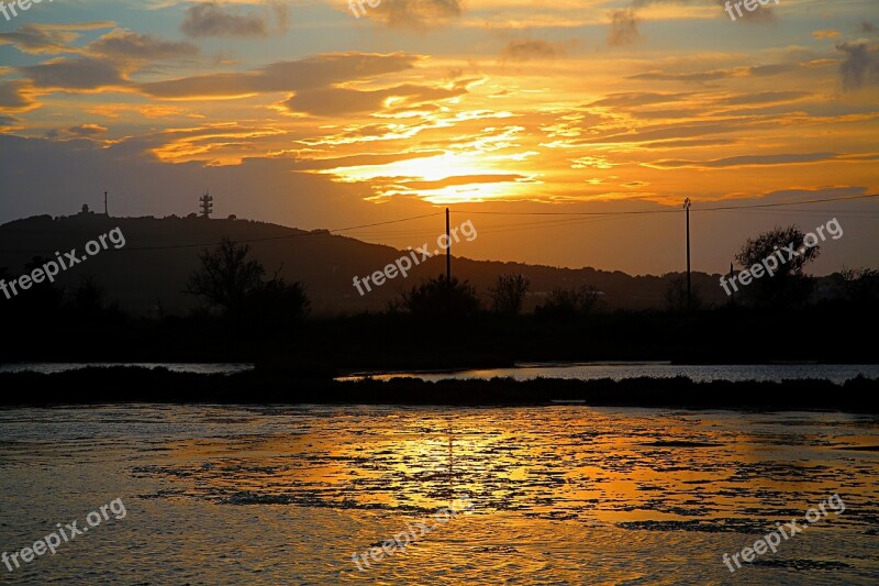 Sun Lying Water Sunset Light