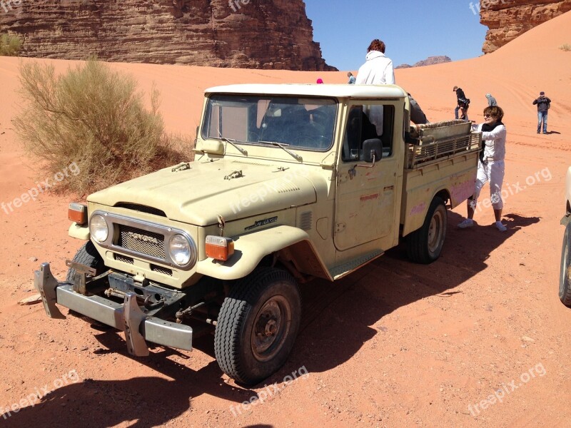 Toyota Land Rover Desert Jordan