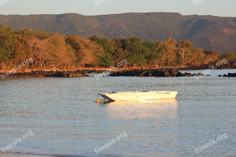 Boat Sea Lagoon Ile Rocks