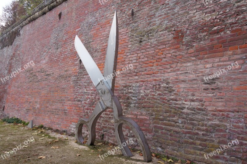 City Wall Sculpture Scissors Steel Cables Schneider