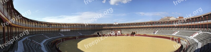 Panoramic Plaza Bulls Free Photos