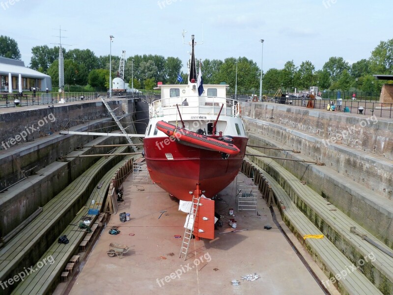 Dock Repair Dry-dock Hellevoetsluis Boat