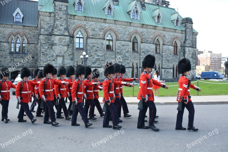 British Soldiers March Beefeater Red