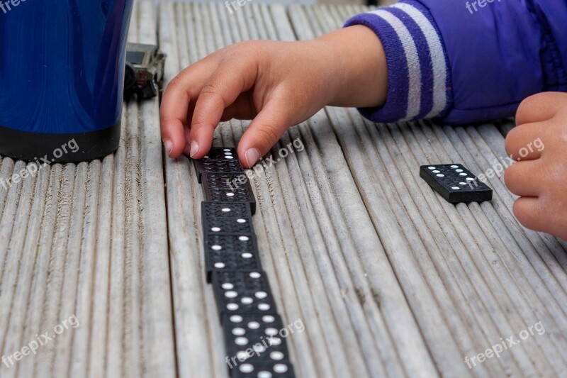 Dominoes Game Hands Play Entertainment