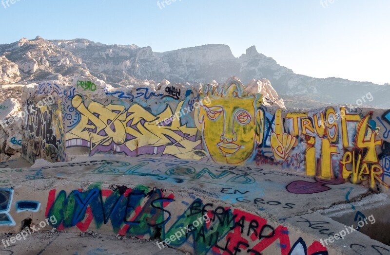 Marseille Bunker Calanque Graffiti Tag