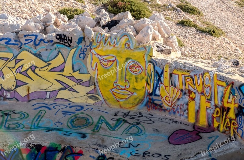 Marseille Bunker Calanque Graffiti Tag