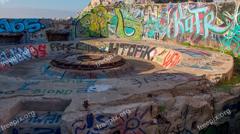 Marseille Bunker Calanque Graffiti Tag