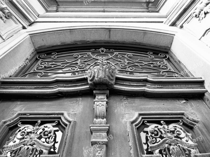 Gate Entrance Old Wood Monument