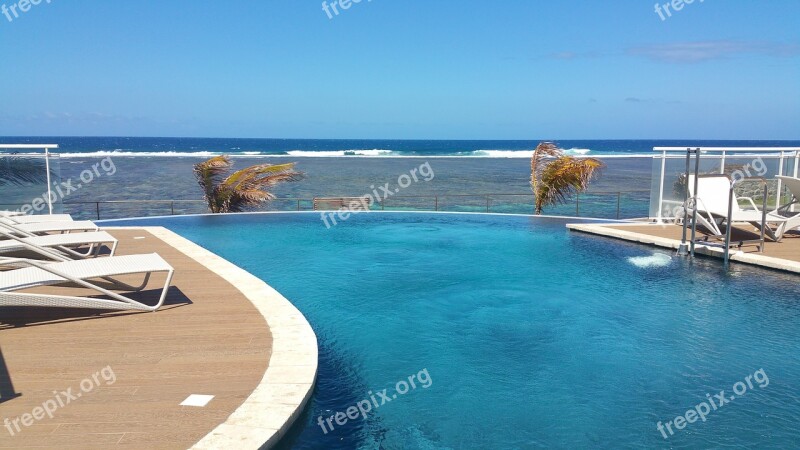 Swimming Pool Relaxation Overflow Seaside Palm