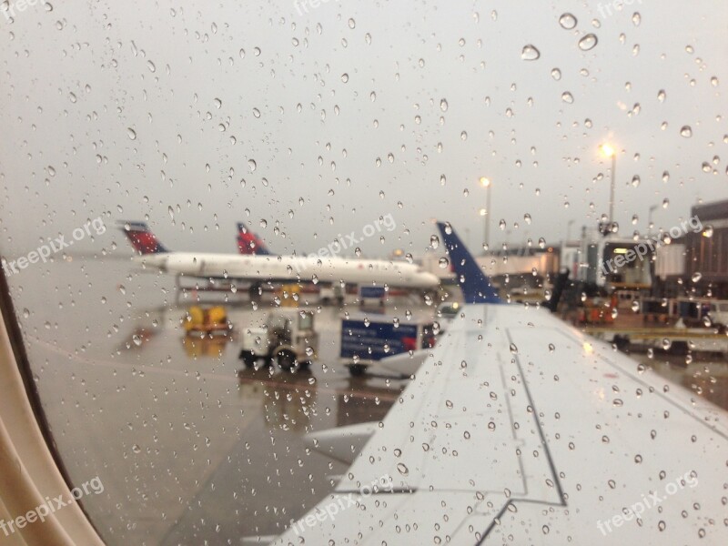 Travel Airplane Rainy Day Transportation Arrival