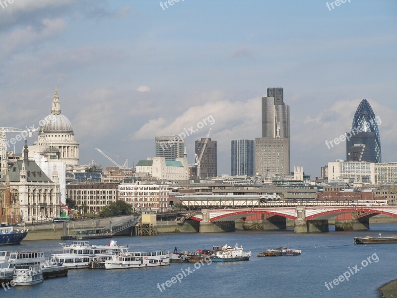 Thames London Pickle City View