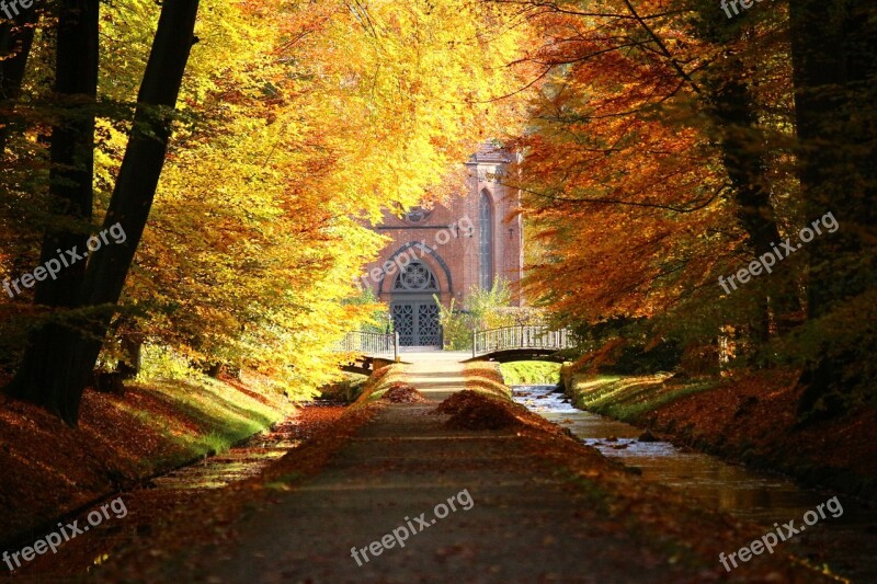 Castle Park Autumn Ludwigslust-parchim Avenue John Dam