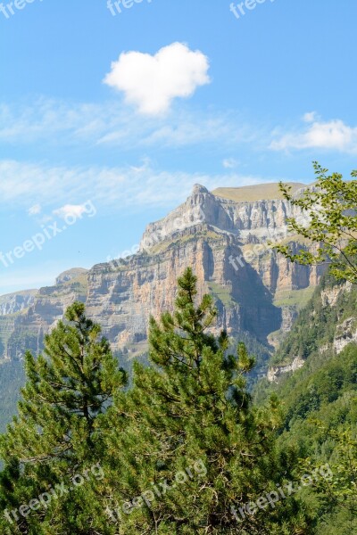 Ordesa Valley Pyrenees Huesca Landscape Valley Of Ordesa