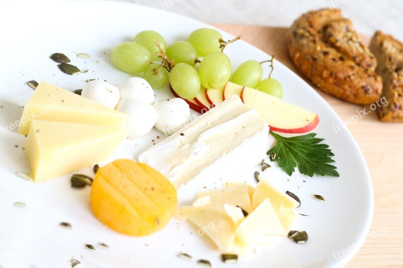 Cheese Whole Wheat Bread Cheese Plate Apple Grapes