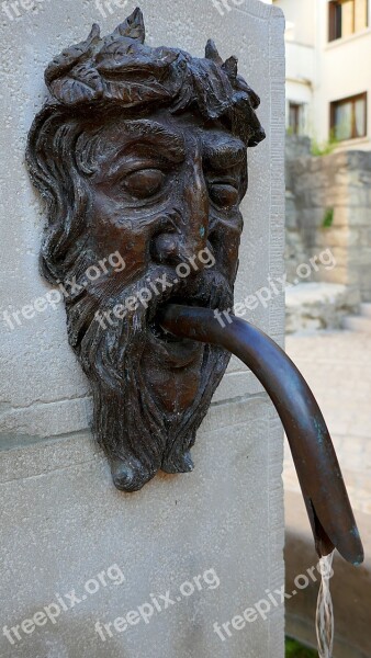 Fountain Face Bronze Uzès France