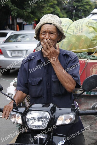 Smile Moto Thai Man Old