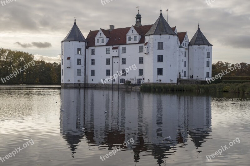 Castle Moated Castle Glücksburg Castle Pond Mirroring