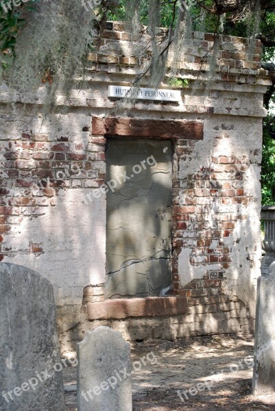 Hutson-peronneau Vault Old Charleston Colonial Graveyard Historic Brick Vault