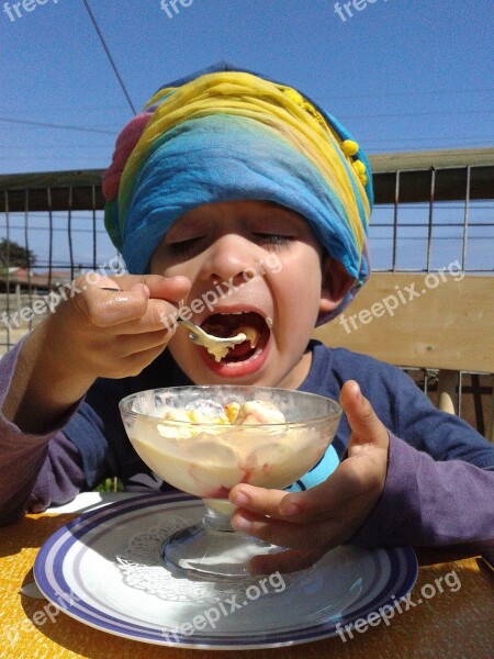 Walk El Tabo Chile Child Eat