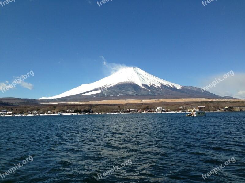 Lake Yamanaka From The Ship Lake Surface Free Photos