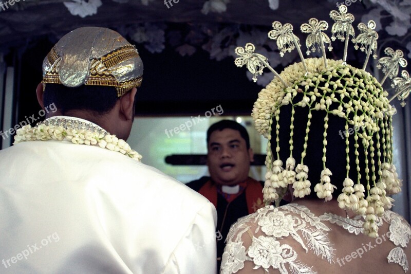 Wedding Java Church Priest Traditional