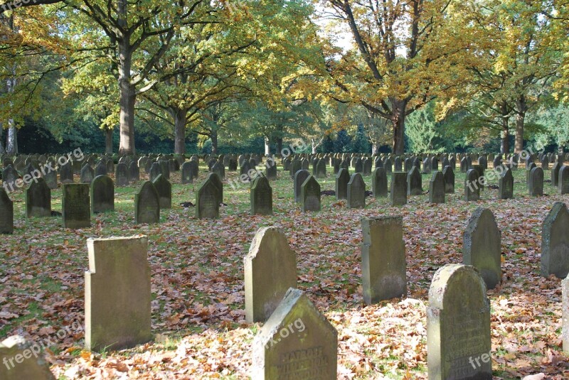 Architecture Cemetery Soldiers Graves Past Last Calm