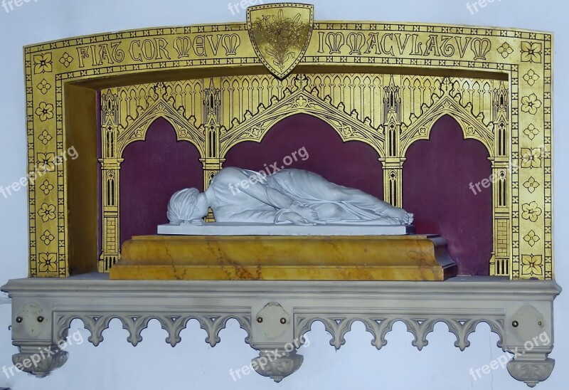 Bouvines Recumbent Reliquary Prayer Church